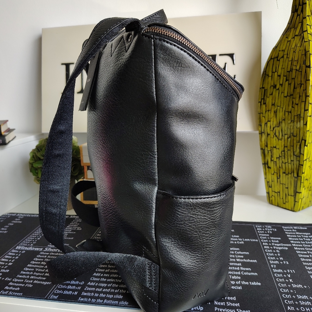 Matt & Nat Brave Vegan Backpack Purity Collection | NWT | Black | Fits 13” Lapto - Picture 7 of 12
